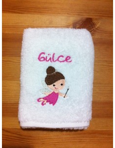 PERİ KIZI NAKIŞLI HAVLU