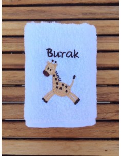 ZÜRAFA NAKIŞLI İSME ÖZEL HAVLU